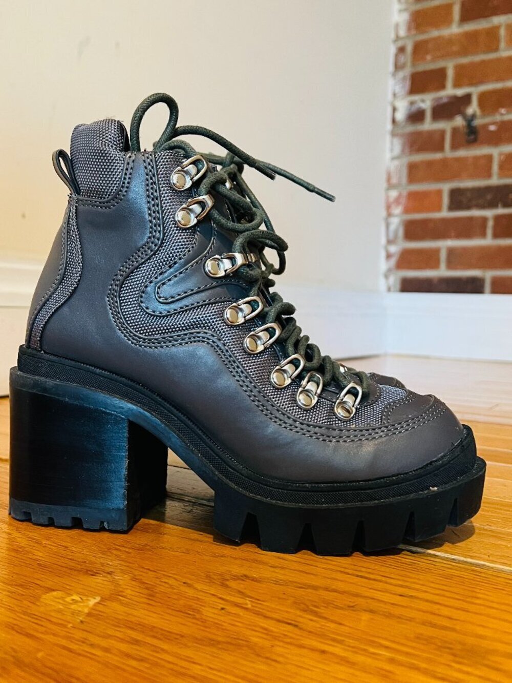 Jeffrey Campbell ROAD RAGE Boots ~Size 6M Chunky Patent Platform Lace Up
